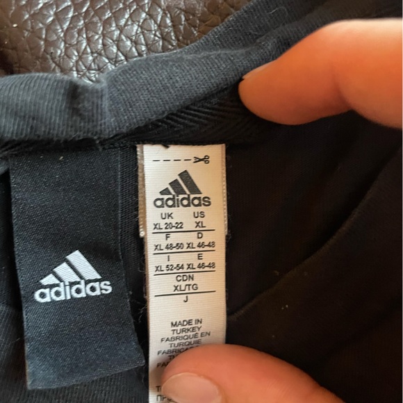 addias crop top - Picture 2 of 2